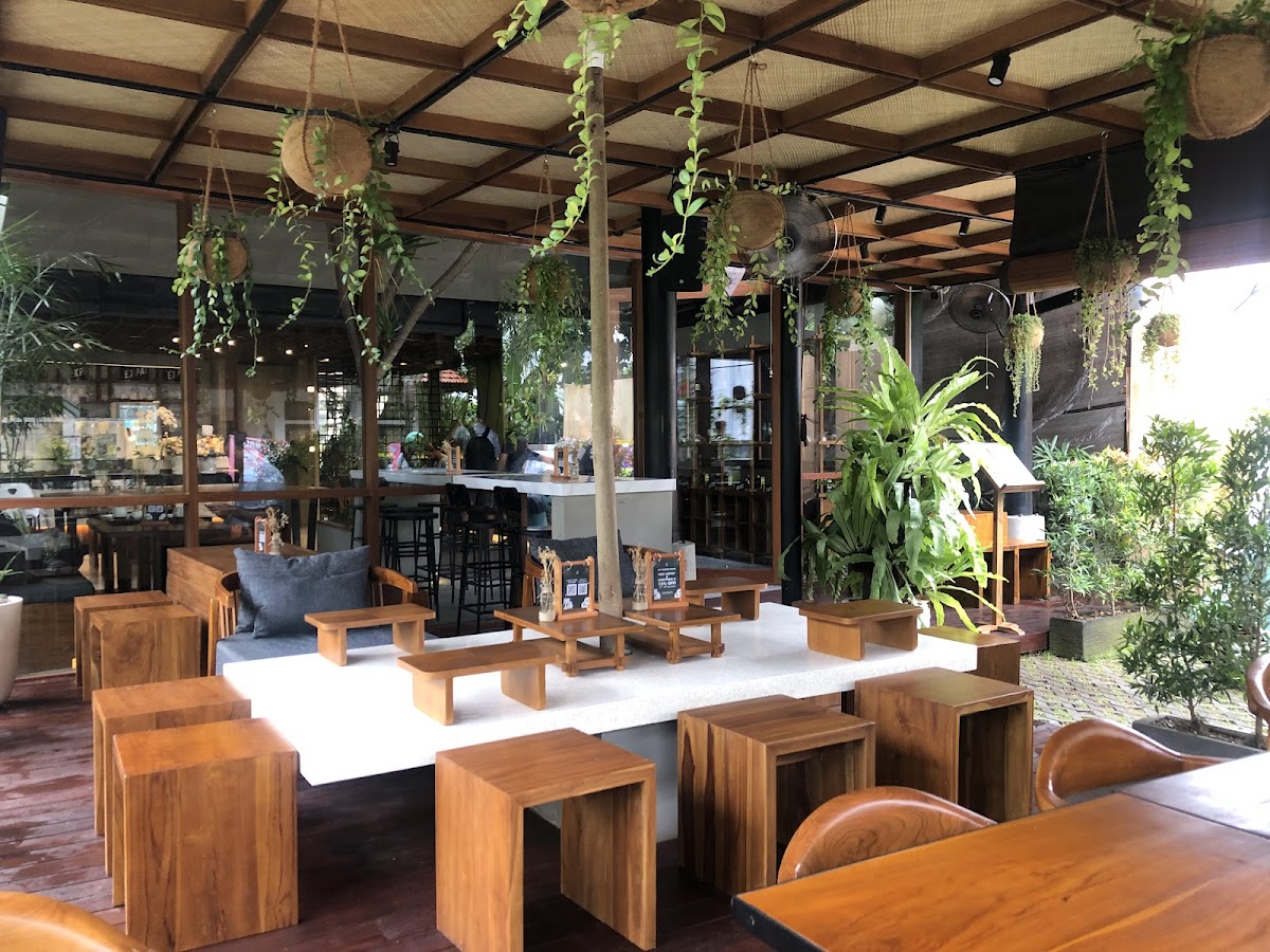 Gron Espresso Bar & Kitchen interior in Berawa Canggu